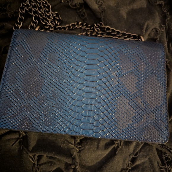 Blue Python-Embossed Chain Shoulder Bag - Picture 2 of 3